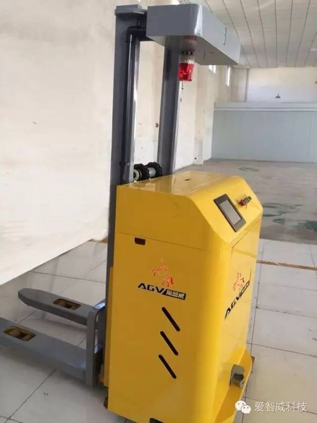 叉舉式激光導航AGV