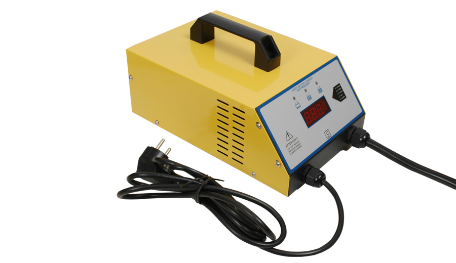 充電器