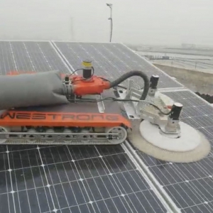 偉匠DC-1200型吸塵干洗光伏電站清洗機器人